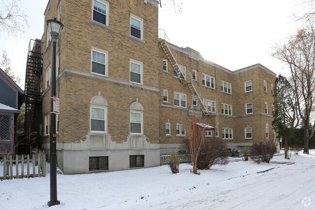Berkeley Court Rentals Rochester NY Apartments com Berkeley Court Rentals Rochester NY Apartments com