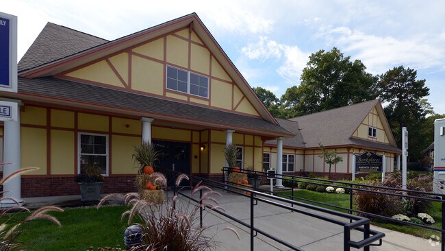 Berkshire At Windsor Gardens Norwood Ma