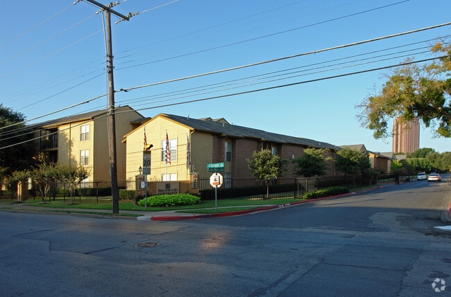 Birchwood Apartments Rentals Dallas Tx Apartments Com