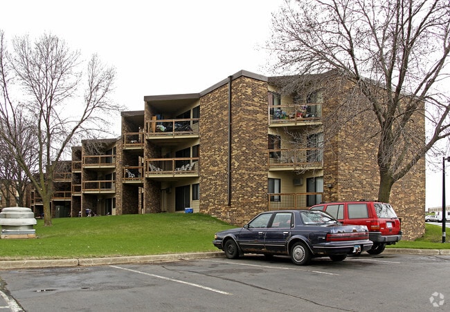 10000 Nicollet Rentals Bloomington Mn Apartments Com