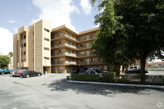 La Riviera Apartments Rentals Hialeah Fl Apartments Com