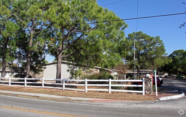 Lakewood Apartments Rentals Brandon Fl Apartments Com
