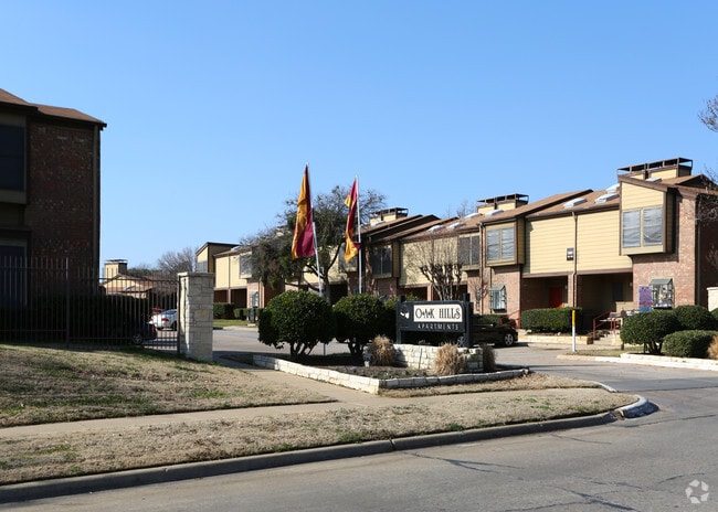 Oak Hills Apartments Rentals Irving Tx Apartments Com