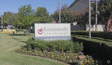 Rosemeade Townhomes Rentals Carrollton Tx Apartments Com
