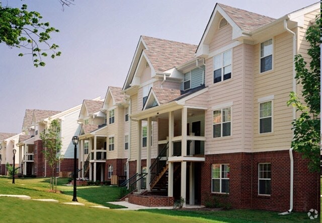 Royal Courts Apartments Rentals Washington DC Apartments com Royal Courts Apartments Rentals Washington DC Apartments com