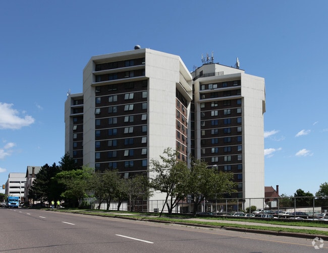 Tri Towers Apartments Rentals Duluth Mn Apartments Com