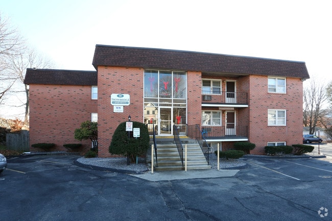 Trowbridge House Apartments Rentals Naugatuck Ct