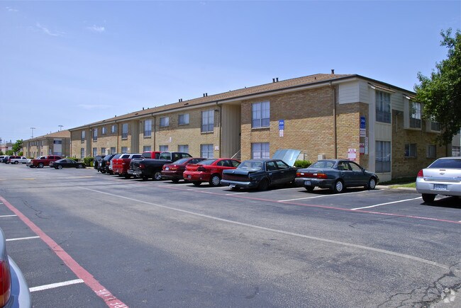 Woodgate Apartments Rentals Garland Tx Apartments Com
