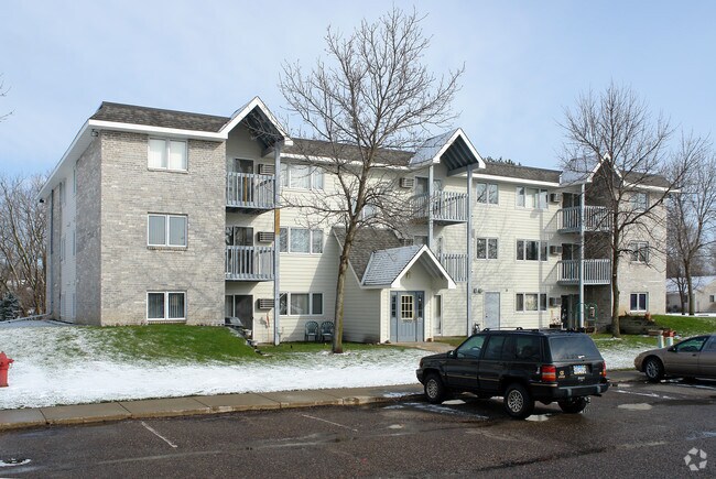 Woodridge Apartments Rentals Northfield Mn Apartments Com
