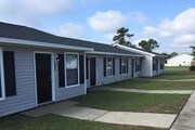 204 Leisure Trail Raeford NC Apartments