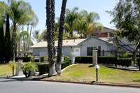 Lakeridge Apartments