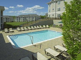 Woodmont Mews Apartments
