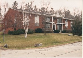 209 Williamsburg Dr Thiensville WI Apartments