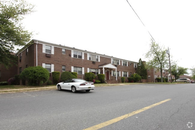 Skytop Gardens Apartments