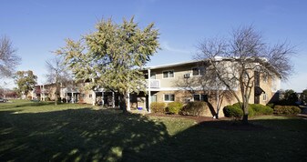 The Apts at Woodfield Crossing Apartments