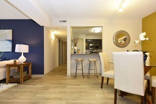 SoNa at Harding Place Apartments