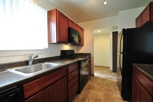 Mill Creek Townhouses Apartments