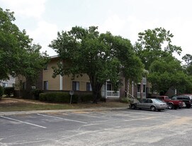Branchwood Apartments