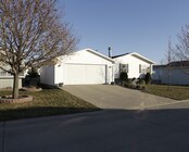 Country Club Crossing Apartments