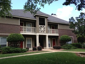 Oak Ridge at Pelham Apartamentos