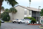 Oaks Of Lakebridge Community Apartments