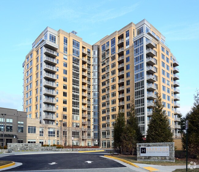 Harrison at Reston Town Center Apartments