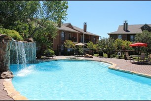 Oaks of Westlakes Apartments