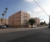 2121 W. 11th St. Apartments