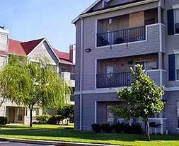 The Lakes at Renaissance Park Apartments