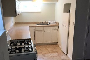 21 Chelsea Ave West Babylon NY Apartments