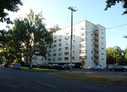 Lee Apartments