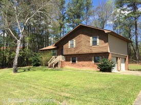 3 Bedroom Single-Family Home for Rent $900
