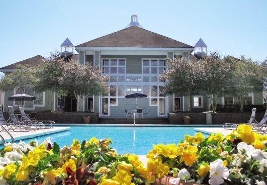 Retreat At McAlpine Apartments