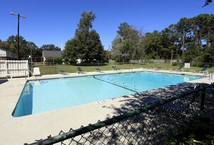 Riverwood Apartments
