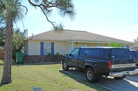 3757 GREEN BRIAR Cir Apartments