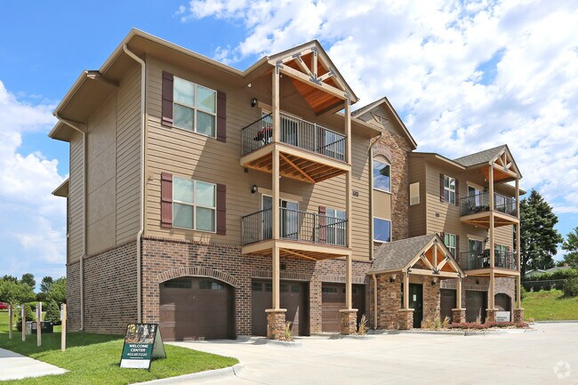 Chateau at Hillsborough Apartments