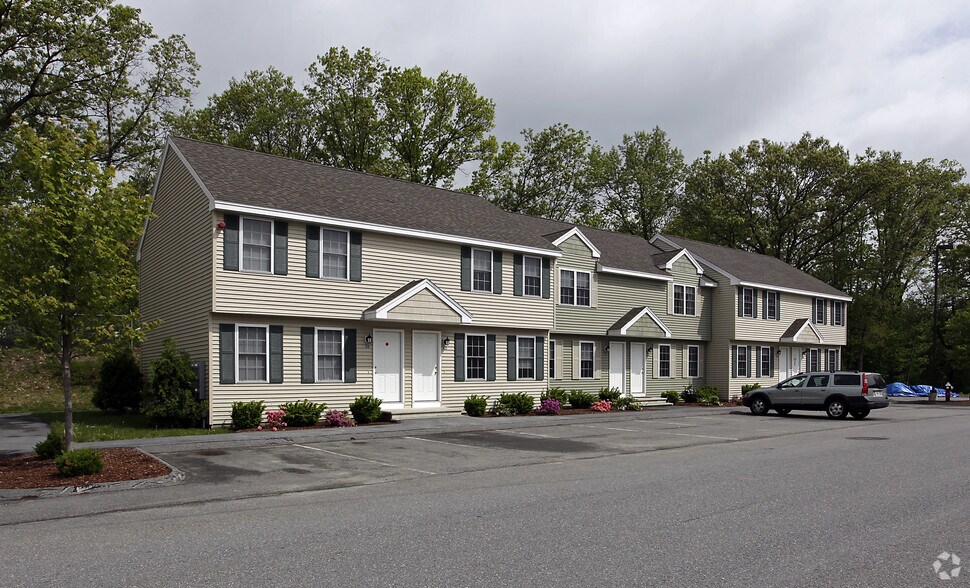 Robbins Nest Townhomes Rentals Dracut, MA