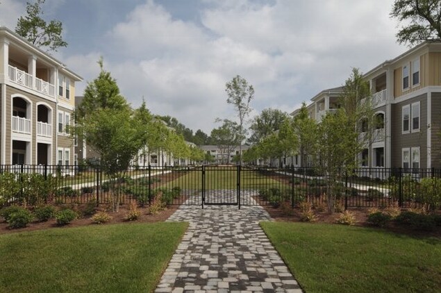 Woodfield South Point Apartment Homes