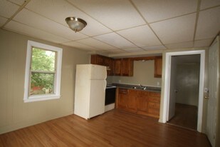 16 Western Ave Waterville ME Apartments