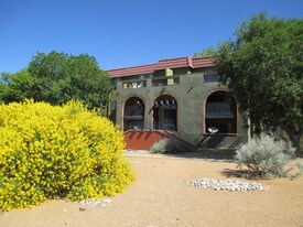 La Entrada Apartments