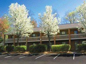 Lindsey Manor Apartments
