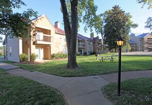 Oakwell Farms Apartments