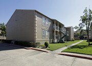 La Maison at Lake Cove Apartments