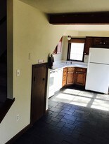 23 1/2 W Main St Clinton NJ Apartments
