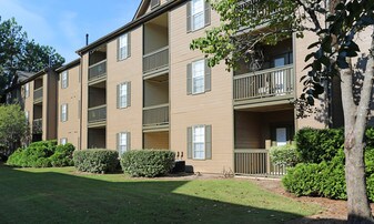 Colonial Village at Trussville Apartments