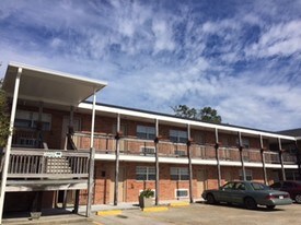 2801 Huey P Long Ave Gretna LA Apartments
