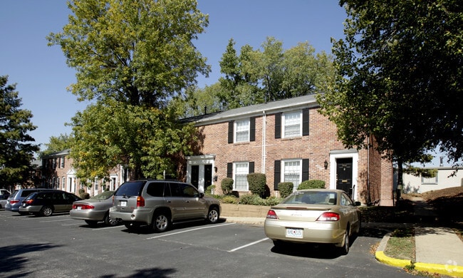 Warson Village Townhomes Apartments