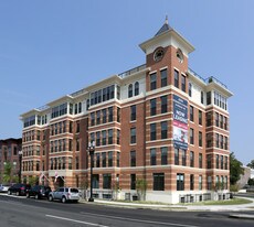 1600 Pennsylvania Ave SE Apartments