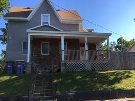 1060 3rd St NW Grand Rapids MI Apartments