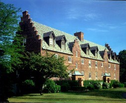 Dutch Village Apartments